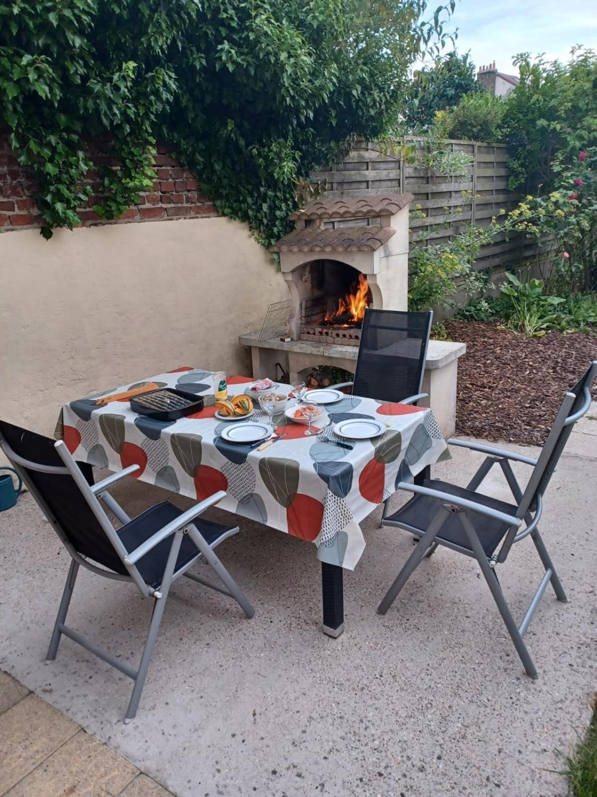 Nice House, Garden And Bbq 3Km From The Beach / Jolie Maison, Jardin Et Bbq A 3 Km De La Plage Coudekerque-Branche Esterno foto